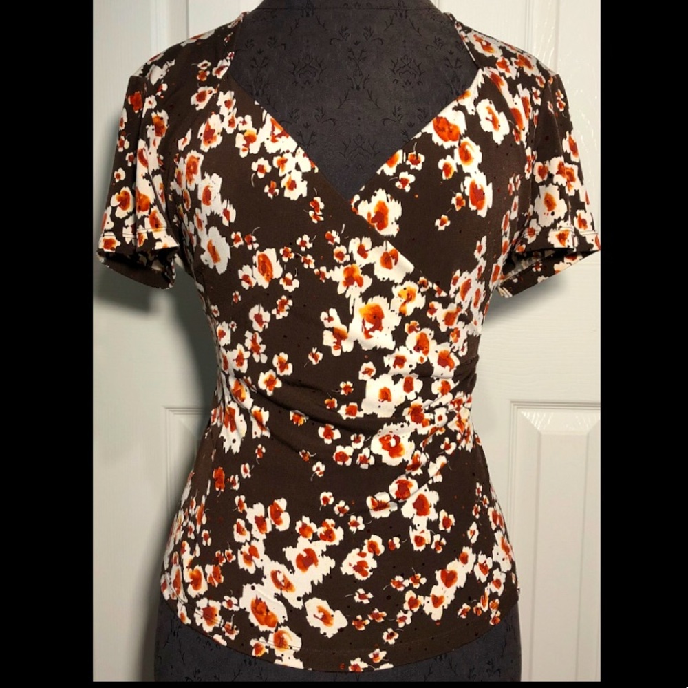 Women’s Short Sleeve V-Neck Criss-Cross Blouse